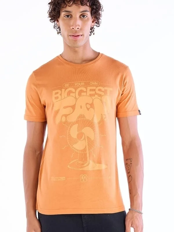 Unisex Short Sleeve T Shirt Model Images (3)