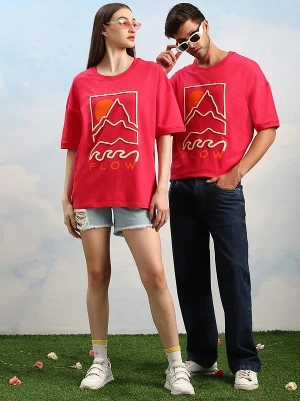 Unisex Short Sleeve T Shirt Model Images (4)